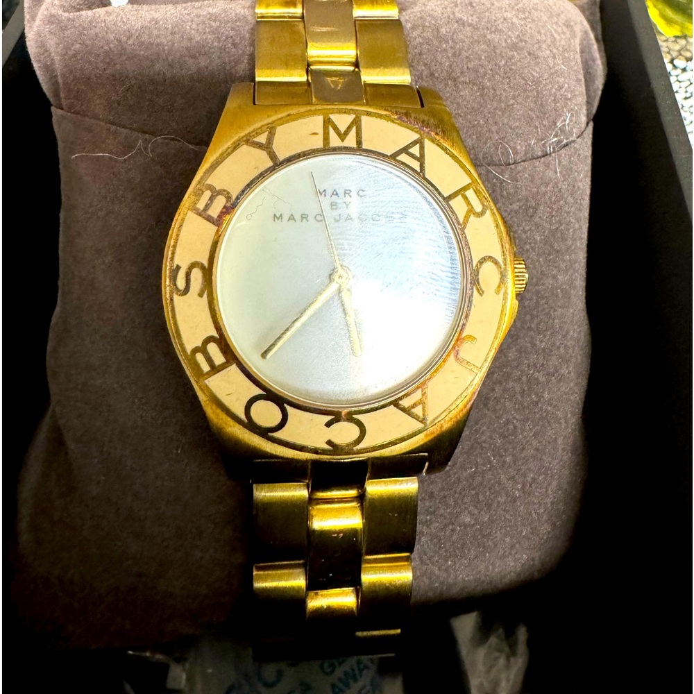 GUC Mark Jacobs watch!